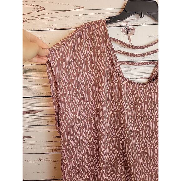 Torrid Pink Ikat Print Georgette Strappy Split Back Short Sleeve Top Sz 2X - Picture 6 of 9